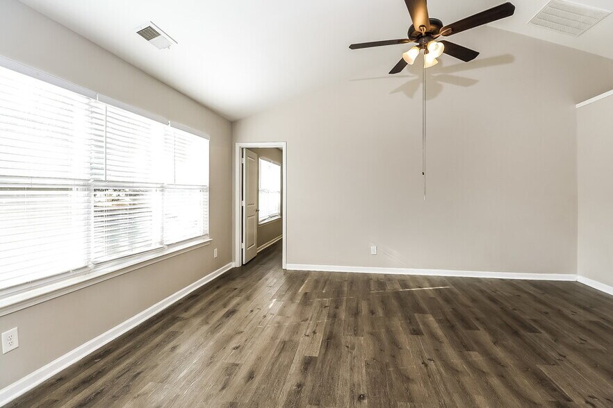 Building Photo - 5012 Broad Leaf Ct