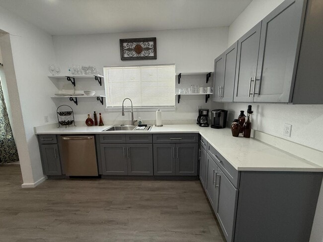 Building Photo - 727 Indiana St