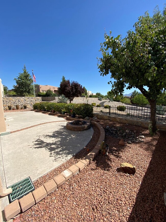 Building Photo - Beautiful home in The Boulders at Sonoma R...