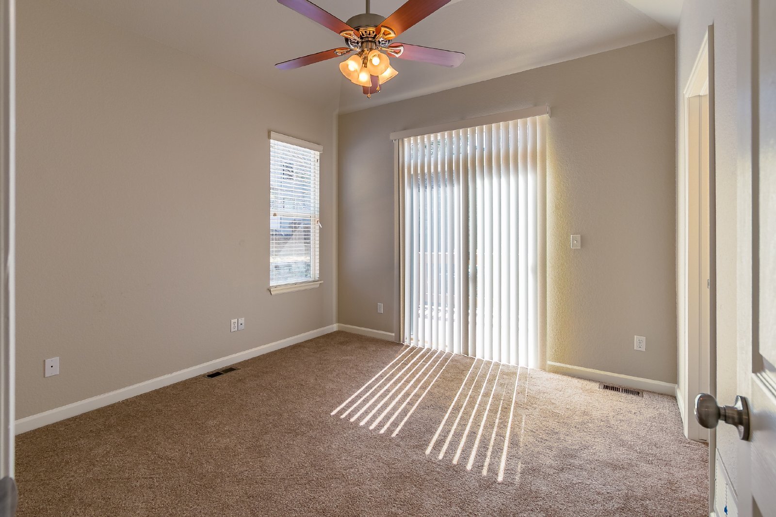 Building Photo - Modern Comfort and Low-Maintenance Living ...