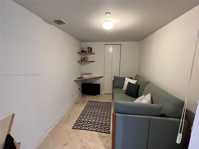 Building Photo - 21055 Yacht Club Dr