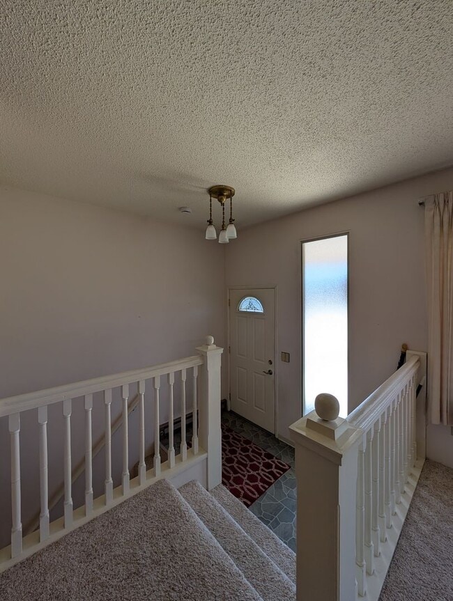 Building Photo - Over Sized 3-Bed, 2.5-Bath SFH w/ 2-Car Garage, & Fenced Backyard!