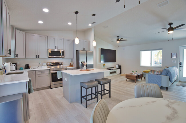 Building Photo - 3887 Hawkeye Cir