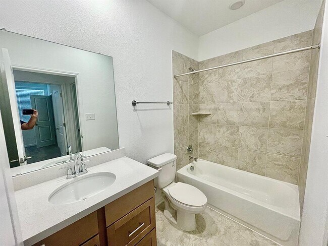 Building Photo - 1018 Vanderscile Rd