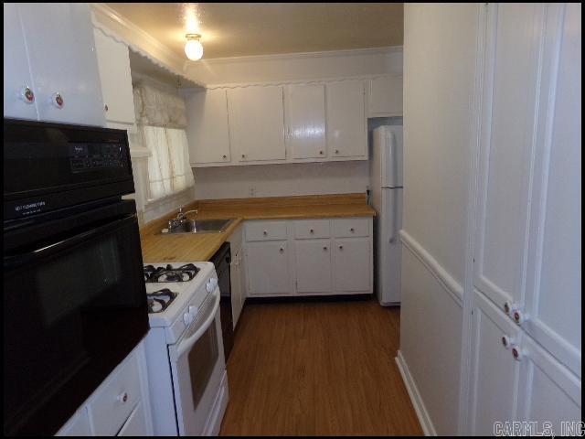 Building Photo - 6 Duval Cir