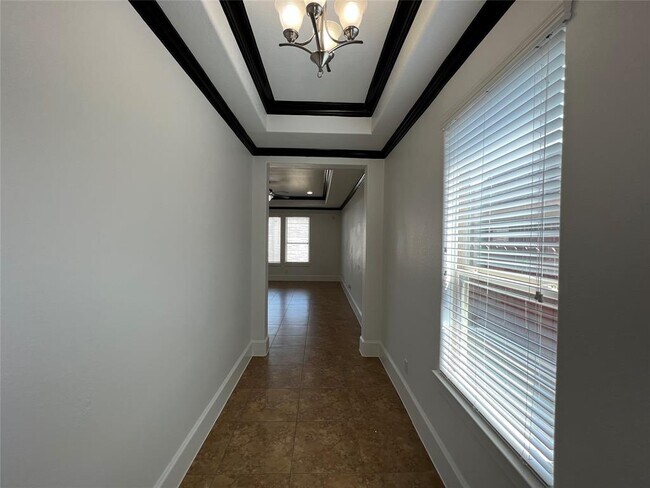 Building Photo - 6724 Keats Ave