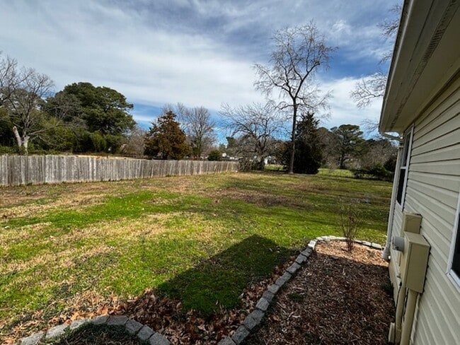 Building Photo - Maple Hall