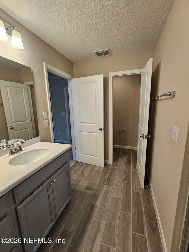 Building Photo - 10330 Alder Creek Ln