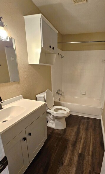 Building Photo - 1519 Indian Trl