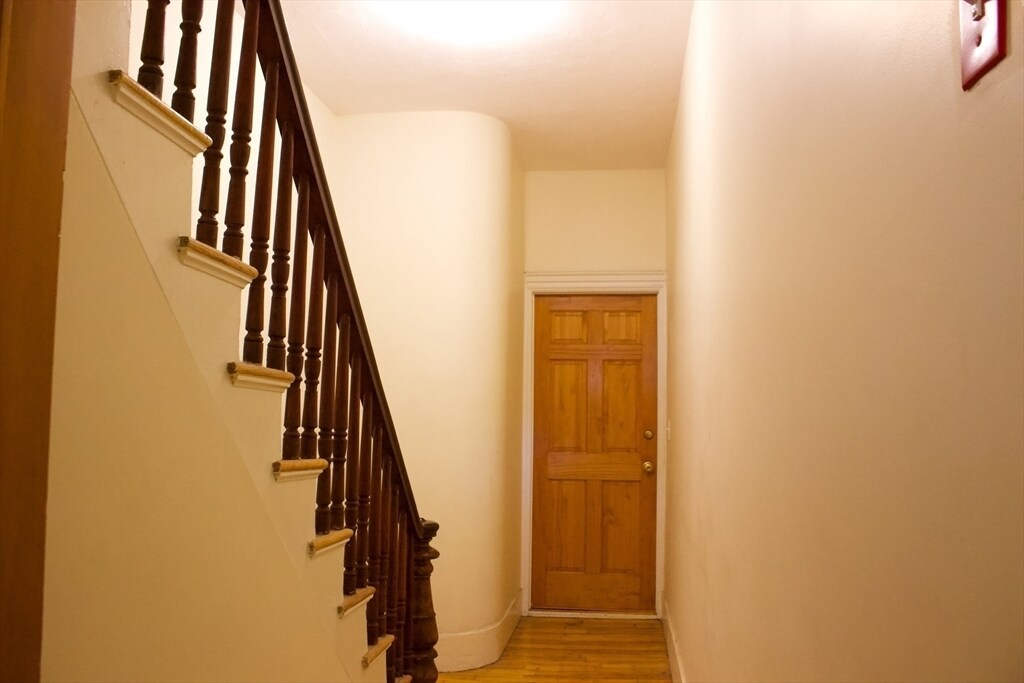 Building Photo - 114 Thorndike St