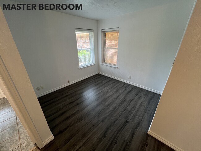 Building Photo - 1607 Wisteria St