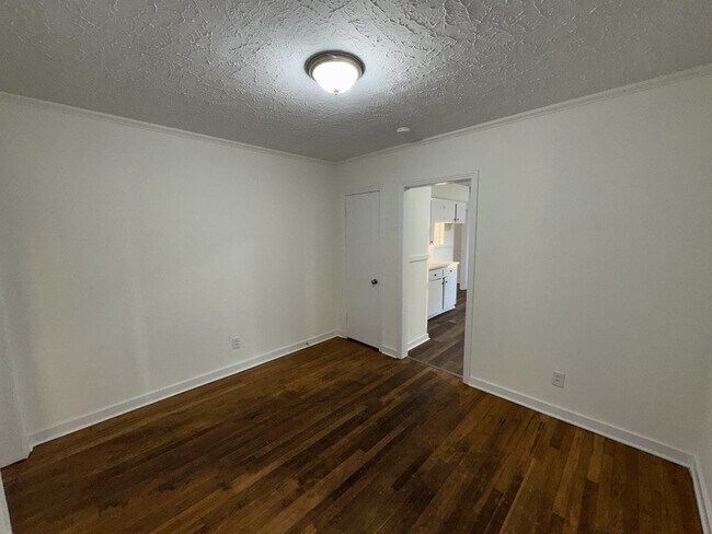 Building Photo - 3147 Shirley Dr