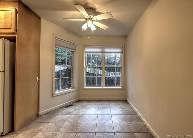 Building Photo - 60 Grove St