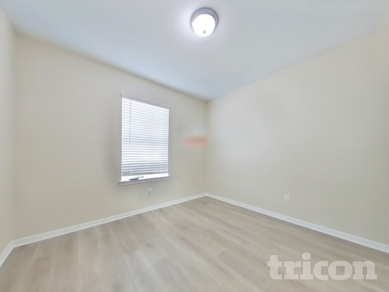 Building Photo - 680 Totem Trail Dr