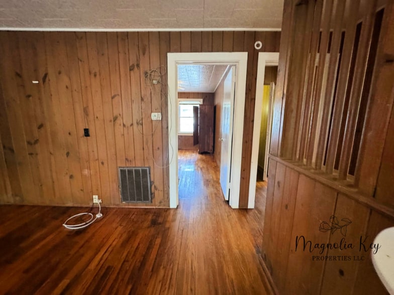 Building Photo - 7203 Porcher Dr