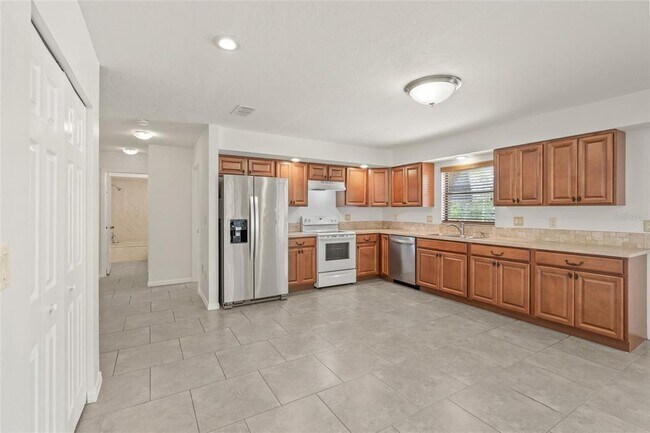 Building Photo - 2114 Bispham Rd