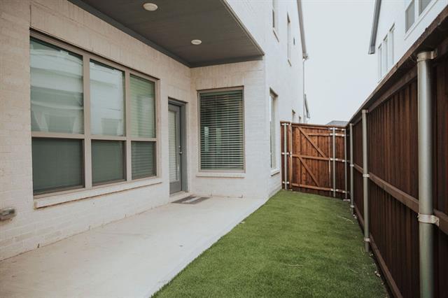 Building Photo - 989 Sprangletop St