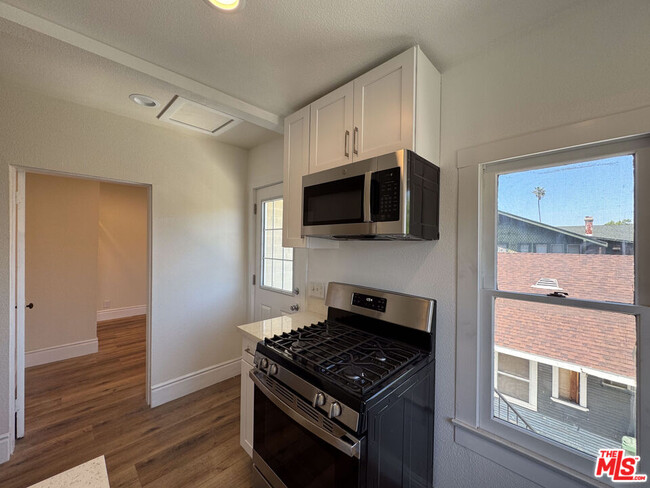 Building Photo - 1828 S Gramercy Pl