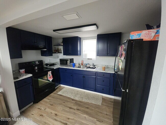 Building Photo - 403 Highland Ave