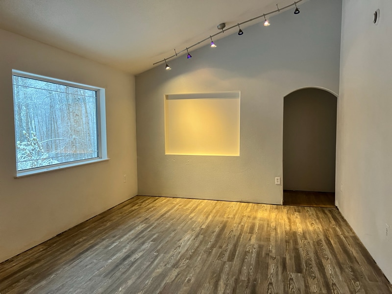 Building Photo - 264 Hawk Rd