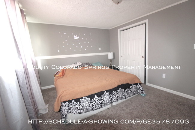 Building Photo - Horse Property Remodeled on 2.5 acres
