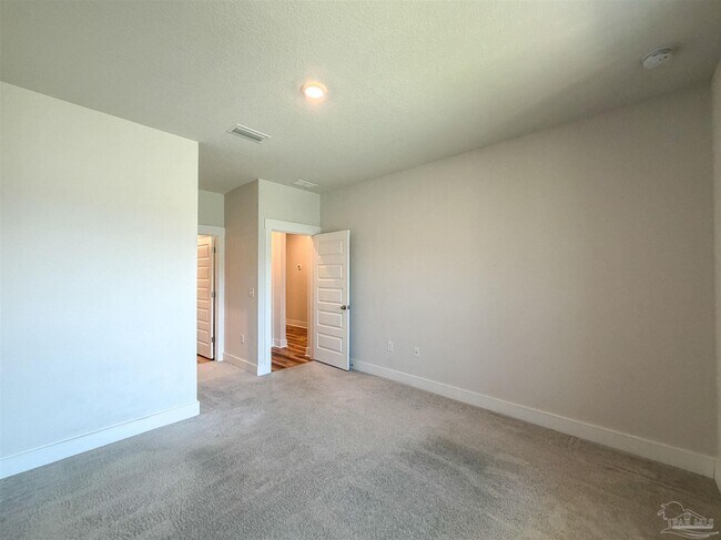 Building Photo - 220 Camellia Dr