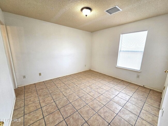 Building Photo - 3856 Tierra Alamo Dr