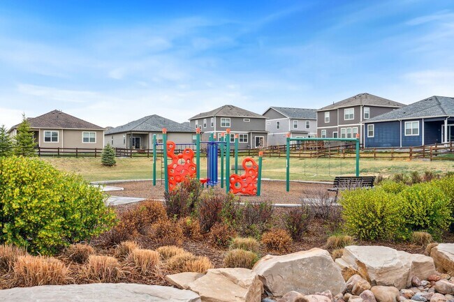Building Photo - LOOK AND LEASE: MAY RENT FREE Spacious 4BD...