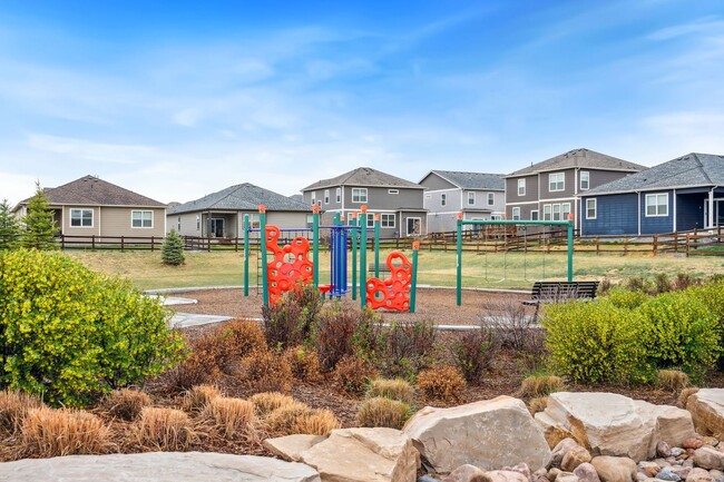 Building Photo - Spacious 4BD Bennet Floorplan with Full Ba...