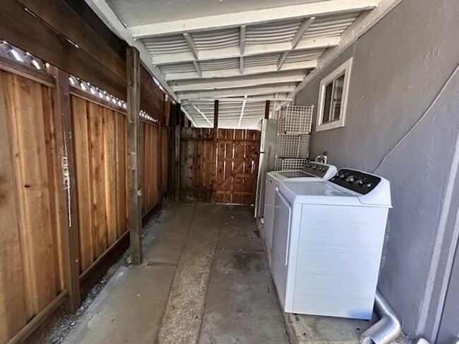 Building Photo - Charming 4 Bedroom, 2 Bath Home in Novato ...