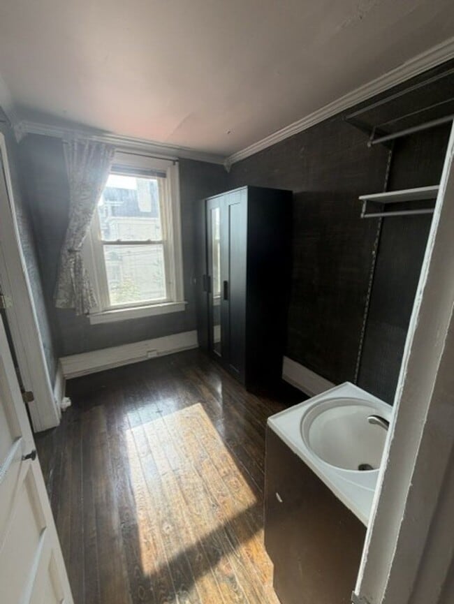 Building Photo - 75 Craighead St