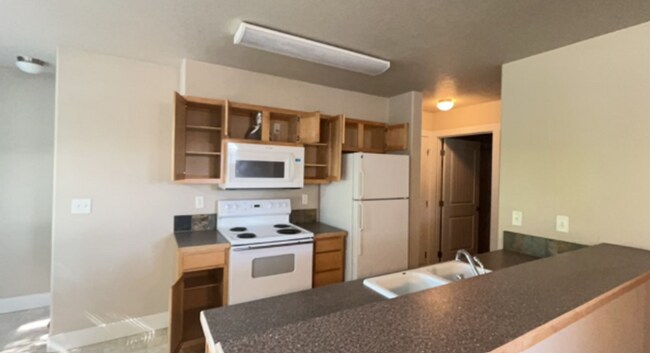 Building Photo - AVON16698