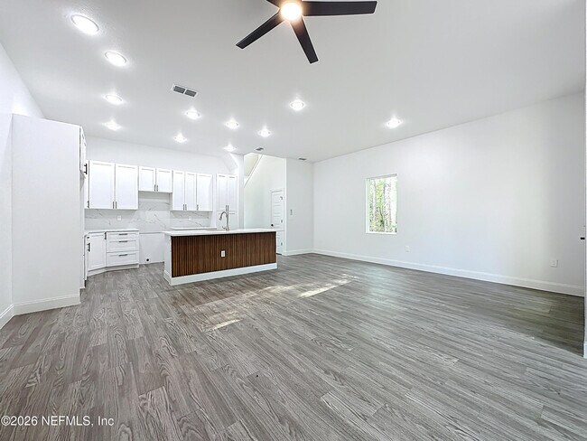 Building Photo - 8912 Hogan Rd