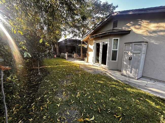 Building Photo - Act Fast - this Charming Pasadena Retreat ...