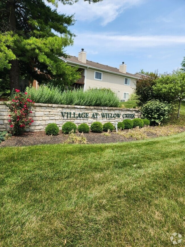 Building Photo - Great 2 bed 2 bath condo In Centerville