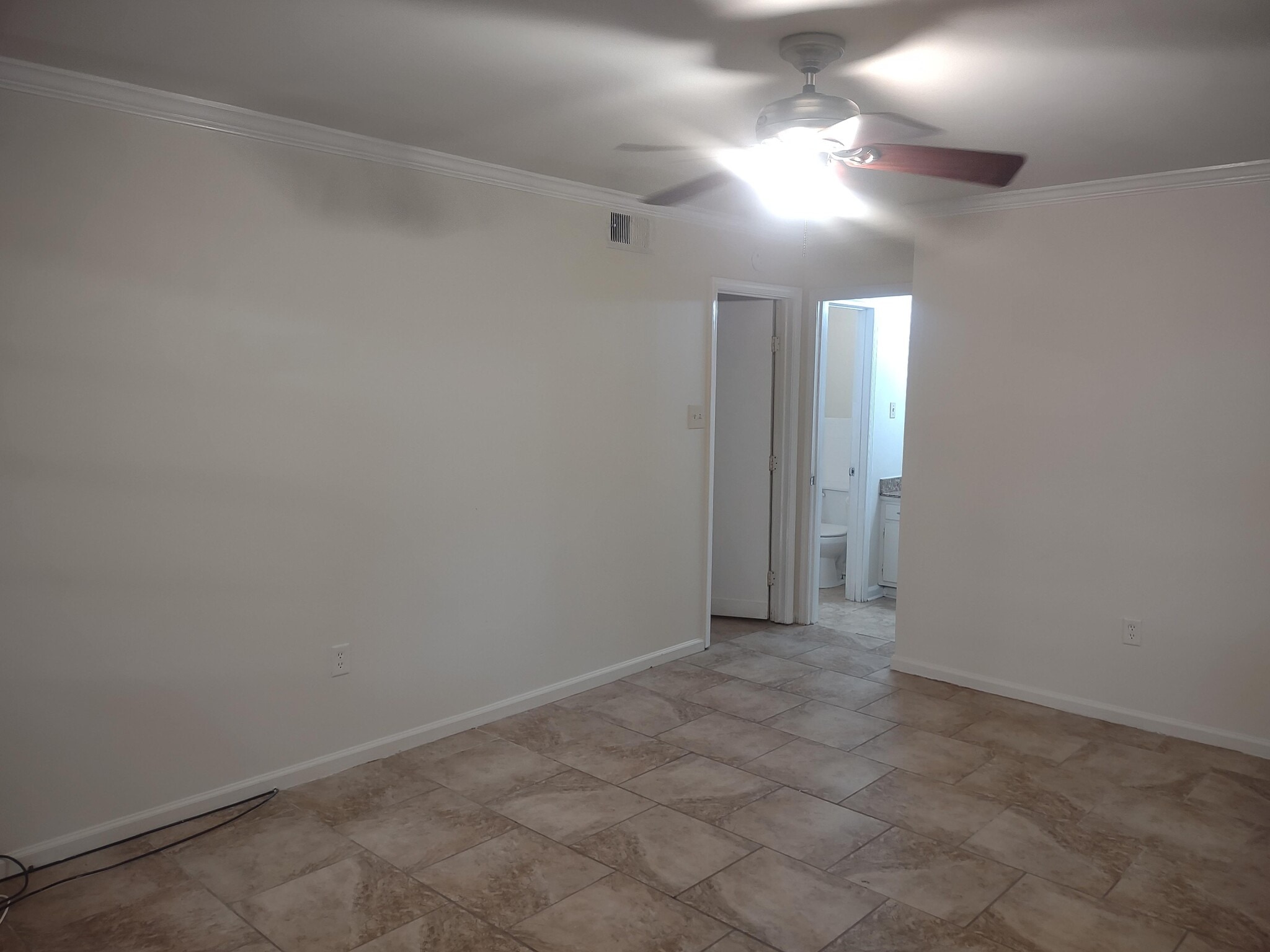 Building Photo - 10865 W Fuller Pl
