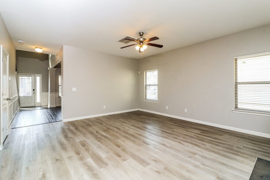 Building Photo - 474 Cleburne Pl