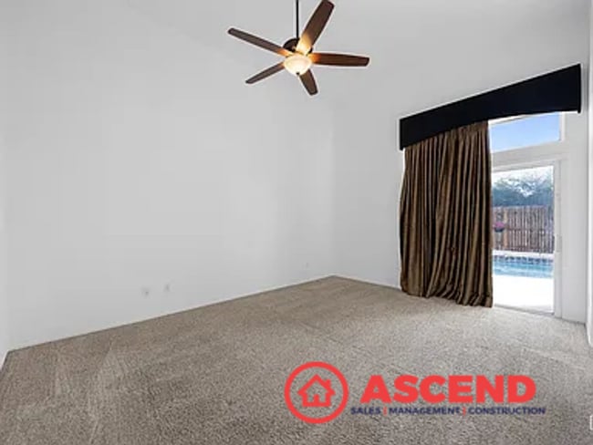 Building Photo - Beautiful 4 Bedroom Home In The Southwest!