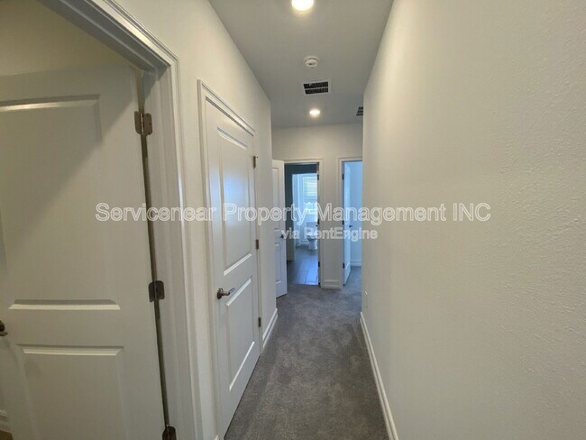 Building Photo - 7113 119th Ct E