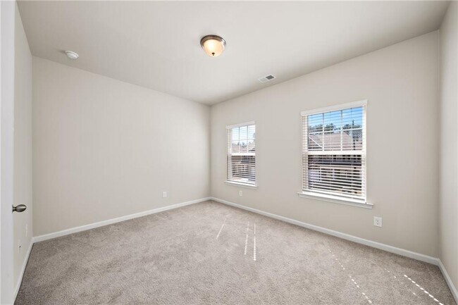 Building Photo - 5337 Burrus Ln