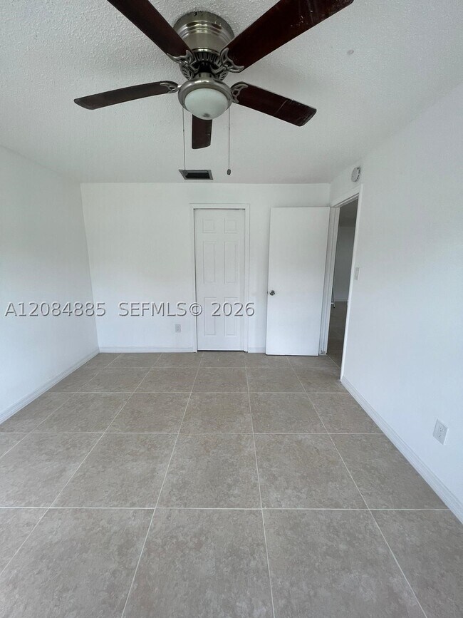 Building Photo - 3104 Tropic Blvd