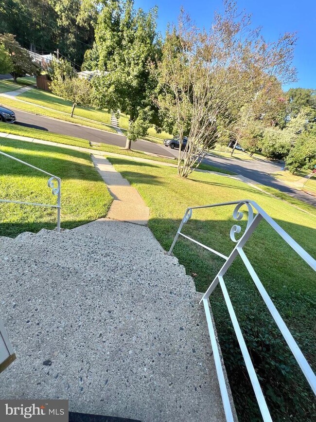 Building Photo - 12215 Hunters Ln