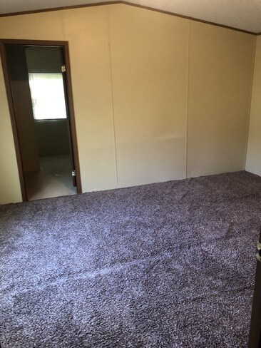 Building Photo - 28381 Petes Hwy