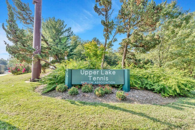 Building Photo - 11041 Villaridge Ct