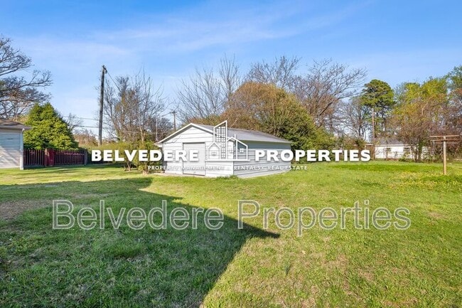 Building Photo - 810 Elwell Ave