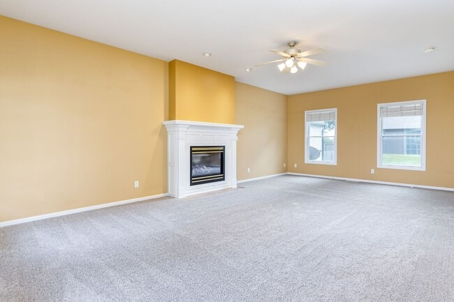 Building Photo - 2620 Camden Dr