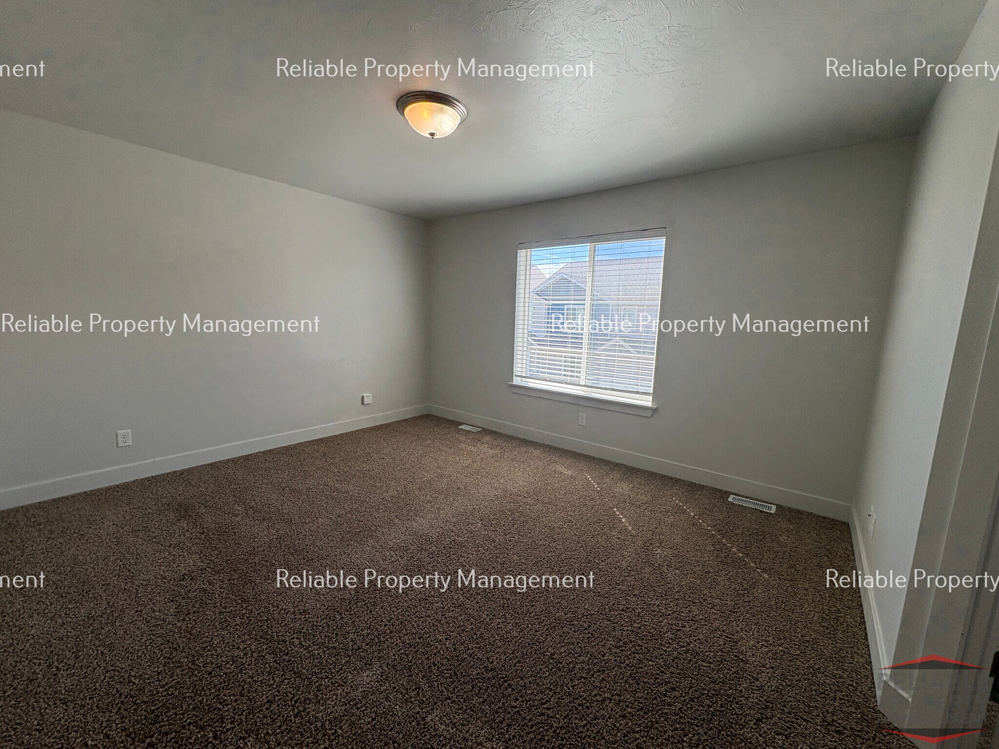 Building Photo - 148 S Emery Ln