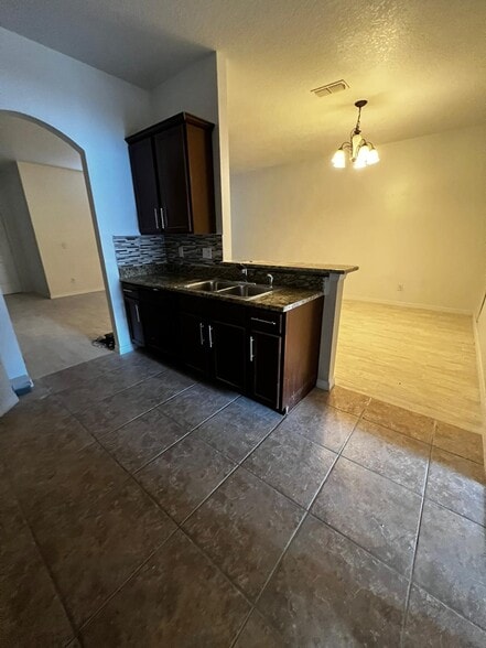 Kitchen - 1662 Buckeye Falls Way