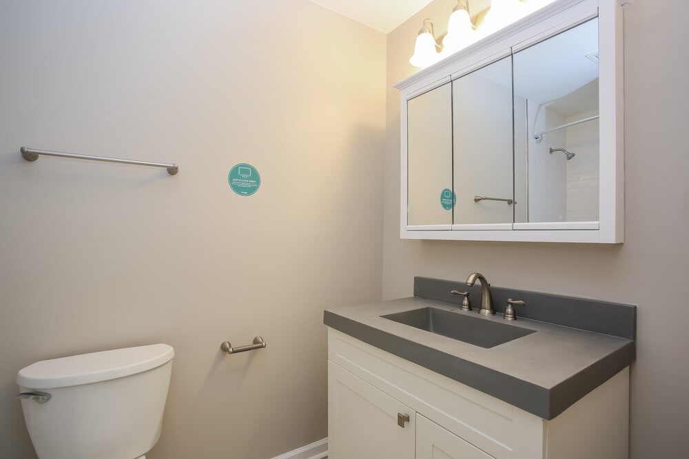 Building Photo - 6252 Tanbark Ct