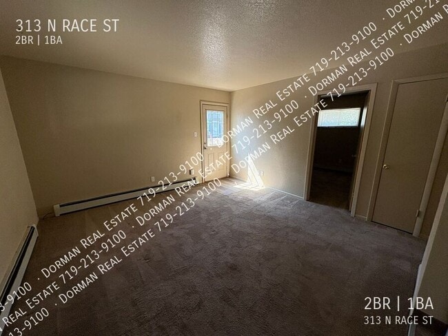 Building Photo - 313 N Race St